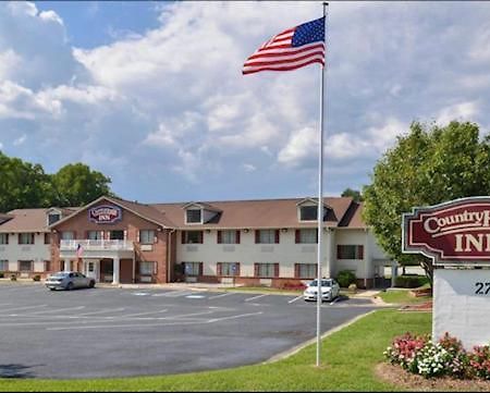 Country Hearth Inn-Toccoa Exterior photo